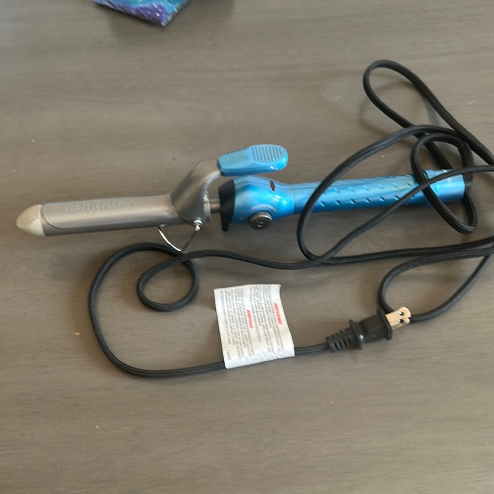 Babyliss pro curling iron